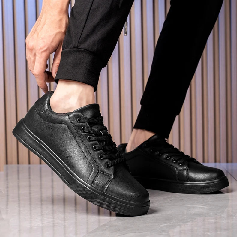 Zapatillas de hombre 2024 de nueva moda, cómodas, ligeras, zapatos casuales, calzado para caminar al aire libre, monopatín, tallas 39-46