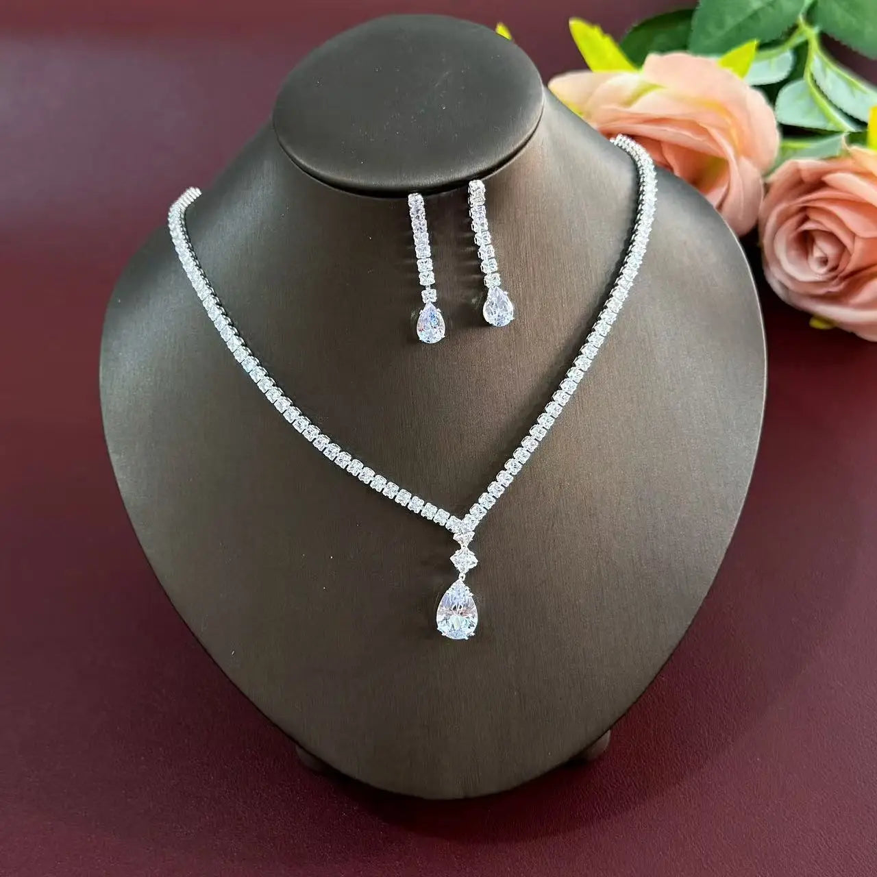 Set de 3 piezas de cadena de joyería de moda, sencilla, exquisita y brillante para mujer, para usar en reuniones y festivales.