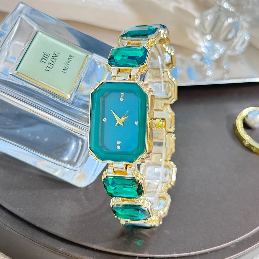 reloj de señora estilo europeo y americano de moda con esfera de diamantes de imitación, caja rectangular de color con cadena de diamantes de imitación, sección grande de mujer