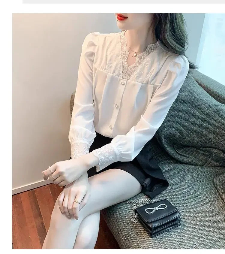 Ropa de Mujer Blusa Blanca de Gasa Primavera Nueva con Cuello en V Detalle de Encaje Diseño Único de Alta Gama Top Femenino para Superponer