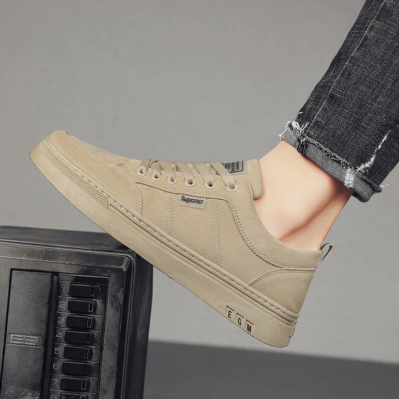 Zapatos de hombre nuevos, zapatos de seguridad de trabajo de primavera, antideslizantes, resistentes al desgaste, versátiles, informales, deportivos, de trabajo, zapatos de tabla para hombre