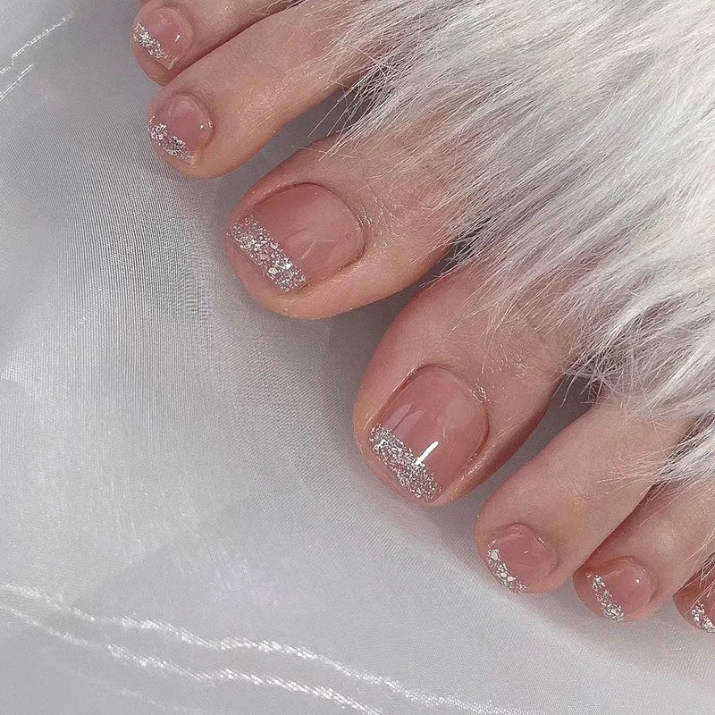 Flores Blancas Uñas Postizas Artificiales Francesas Nude Rosa Uñas Falsas para Pies con Pegamento Uñas Postizas Cortas Planas para Pies al por Mayor