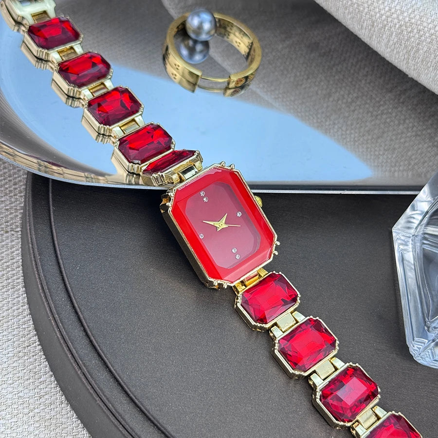 reloj de señora estilo europeo y americano de moda con esfera de diamantes de imitación, caja rectangular de color con cadena de diamantes de imitación, sección grande de mujer
