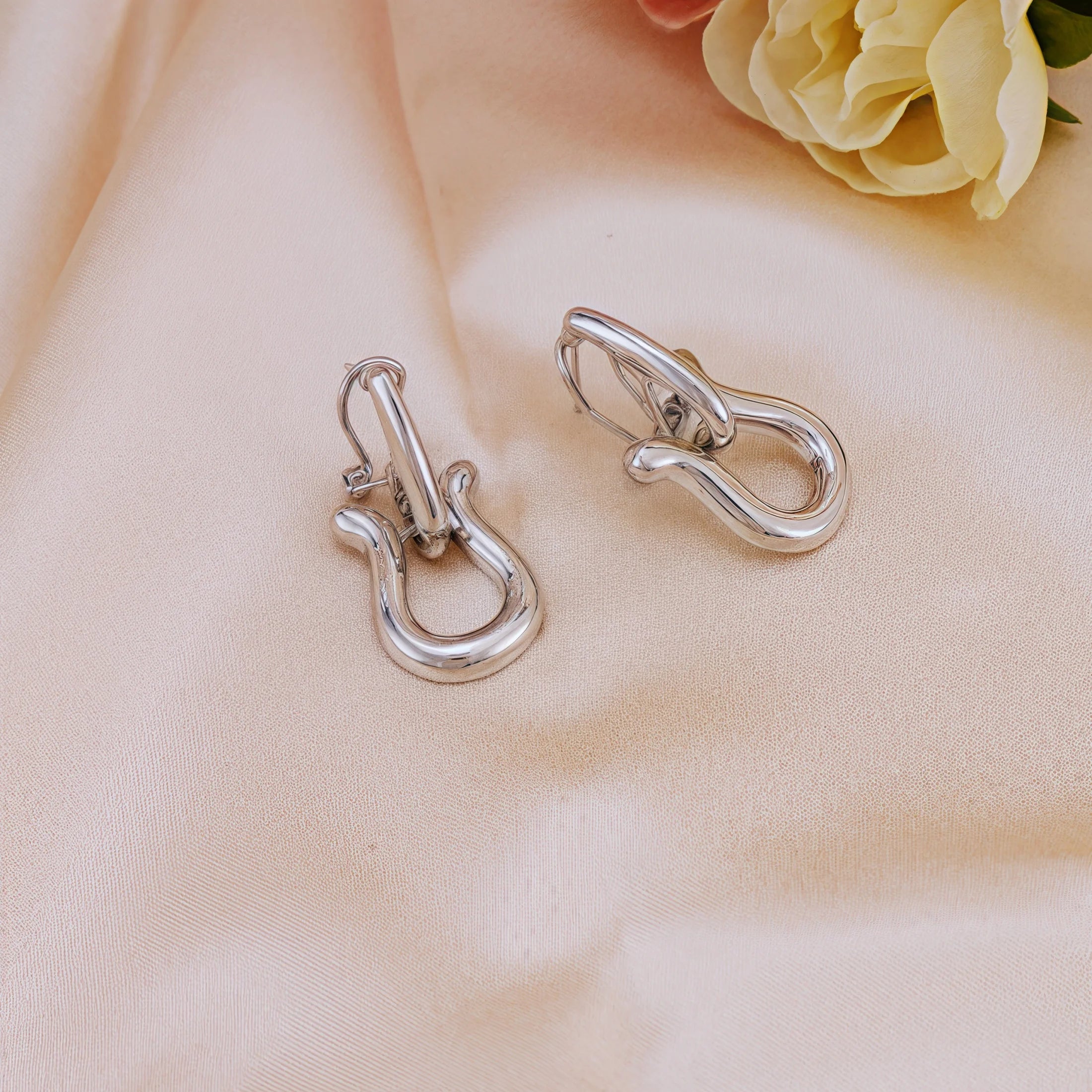 Conjuntos de joyería de moda para mujer, collar, gargantilla, pendientes, pulseras y anillo chapados en oro, conjunto para bodas y fiestas