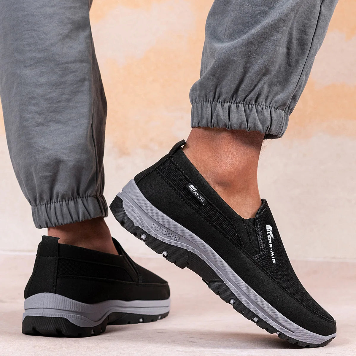 Lightweight Breathable Men’s Sneakers