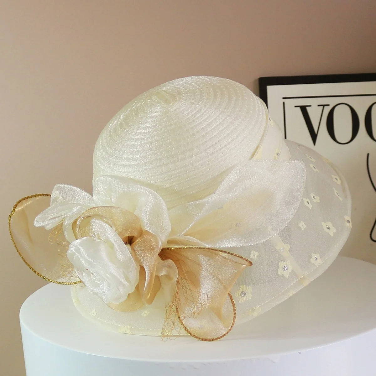 Sombrero de moda para mujer, elegante, de organza, con flor, ala ancha, para el sol, estilo retro, accesorio para fiesta o banquete, plegable para la playa
