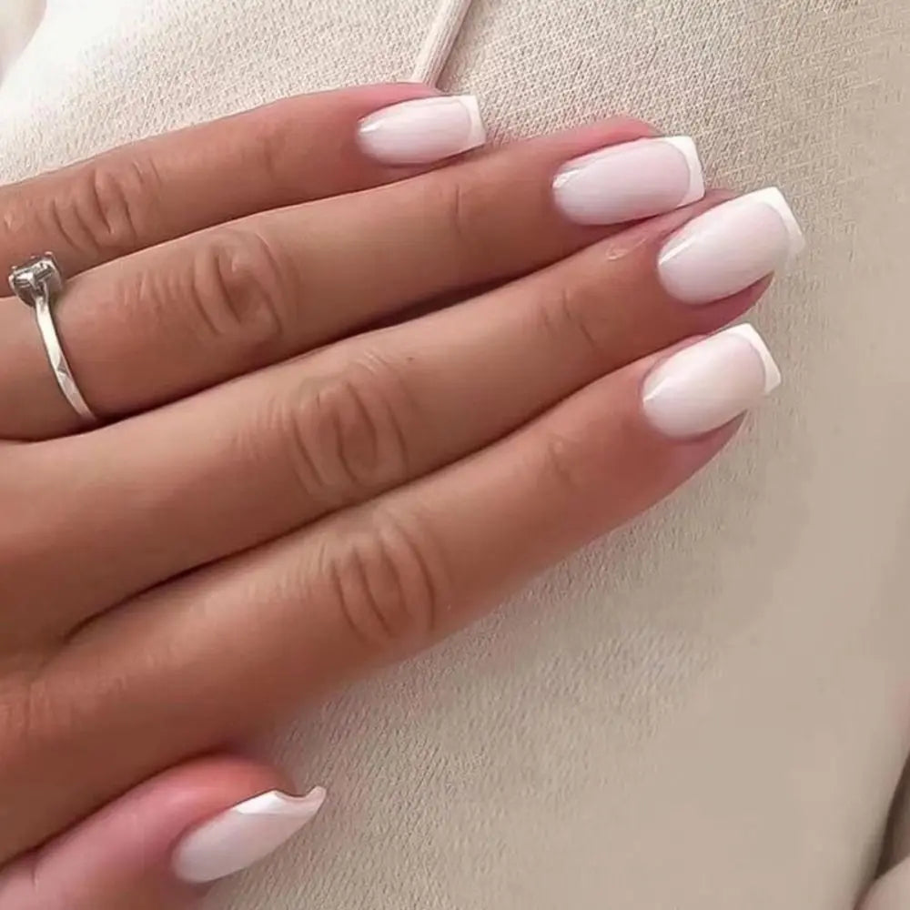 Uñas francesas azules