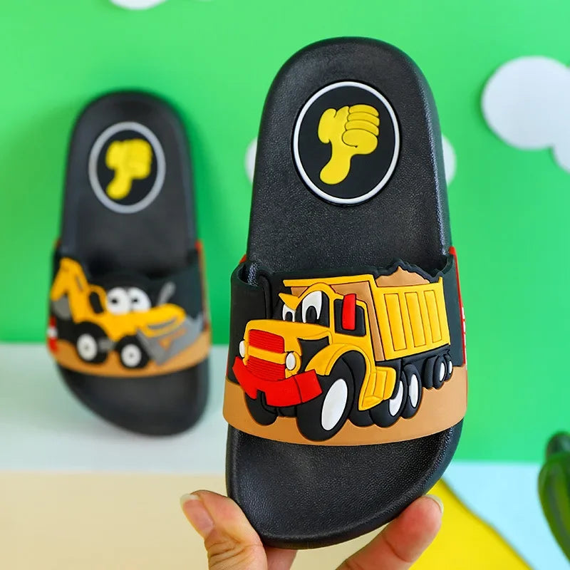 Zapatillas de verano nuevas para niños, zapatos infantiles, pantuflas de dibujos animados, sandalias de suela blanda antideslizantes para niños, zapatos niña, chausson