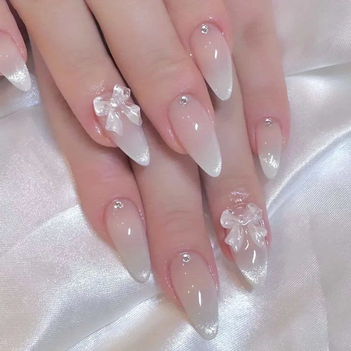24 uñas postizas de almendra en ojo de gato rosa con diseños de corazón y fresa – Uñas acrílicas brillantes adhesivas para mujeres y niñas