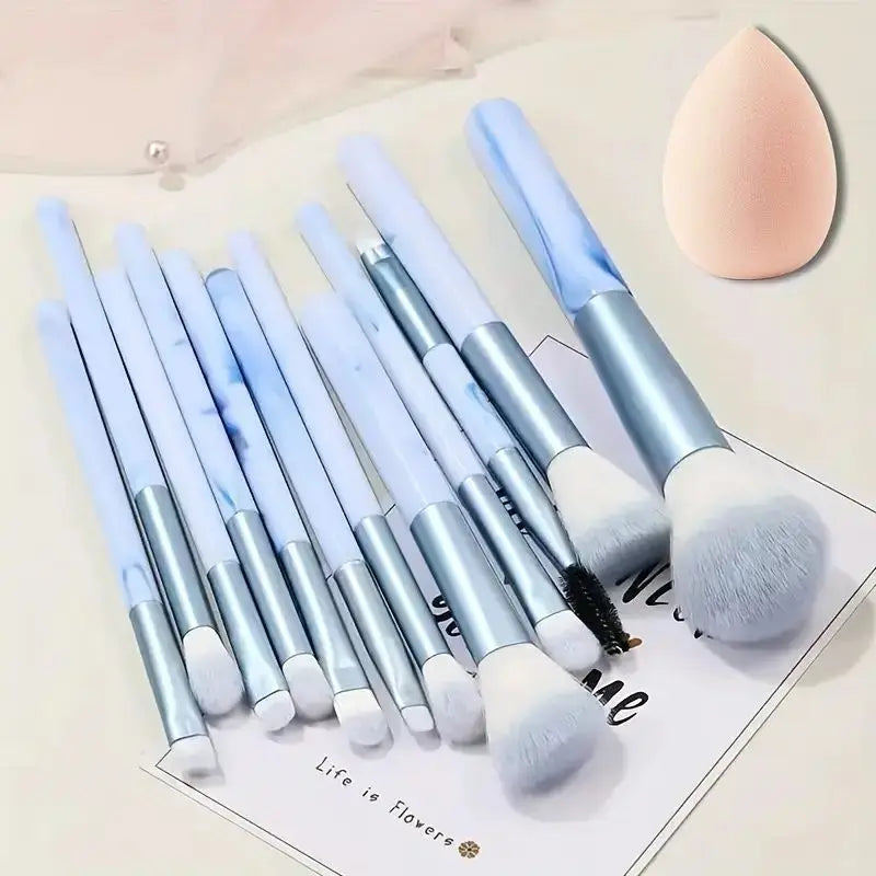 Juego de 12 brochas de maquillaje ultrasuaves, herramientas de maquillaje en polvo para principiantes, brocha para rubor puntiaguda, brocha para corrector, brocha delineadora de ojos tipo cuchillo