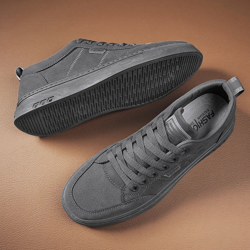 Zapatos de hombre nuevos, zapatos de seguridad de trabajo de primavera, antideslizantes, resistentes al desgaste, versátiles, informales, deportivos, de trabajo, zapatos de tabla para hombre