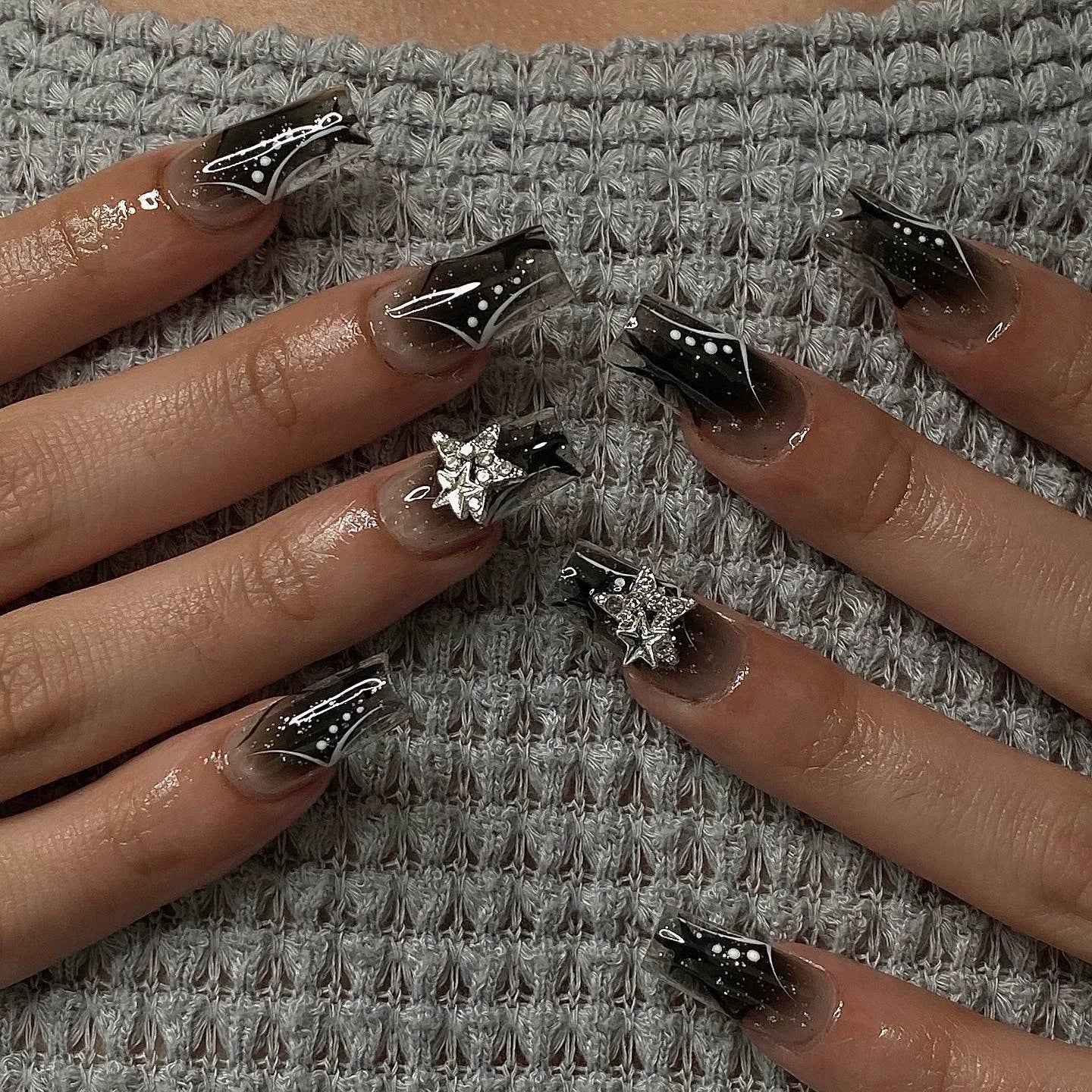 24 Uñas postizas largas a presión, de cobertura completa, con diseño de mariposa francesa, forma de ataúd, purpurina, pequeños diamantes, manicura portátil, puntas de uñas artificiales