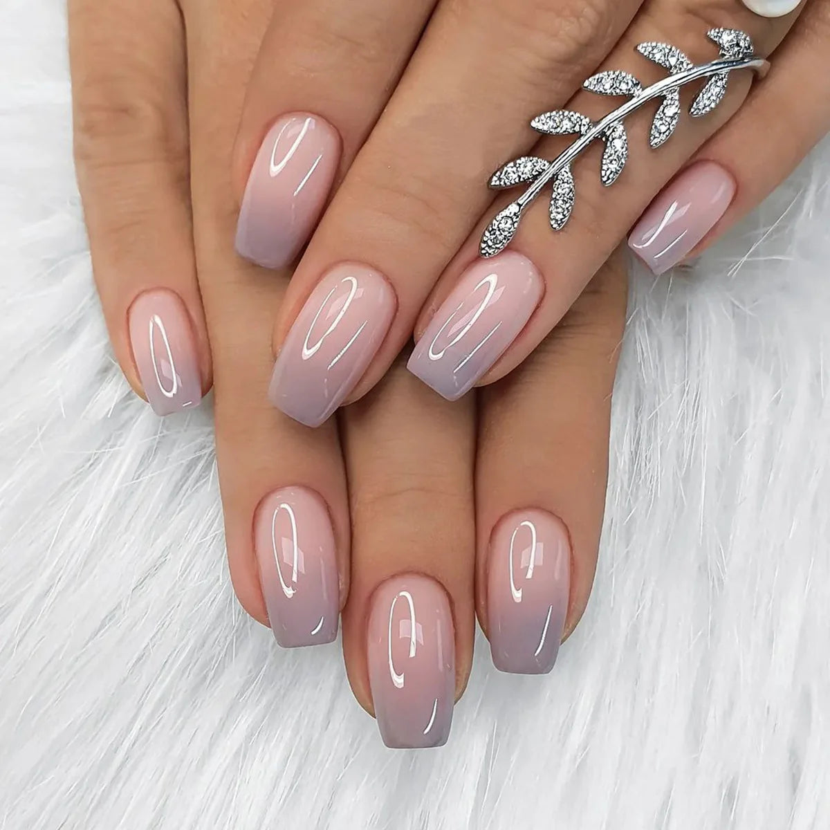 24 Uds uñas postizas de degradado blanco, cortas, cuadradas, bailarina, sencillas, de presión, usables, de color nude, puntas de manicura de cubierta completa