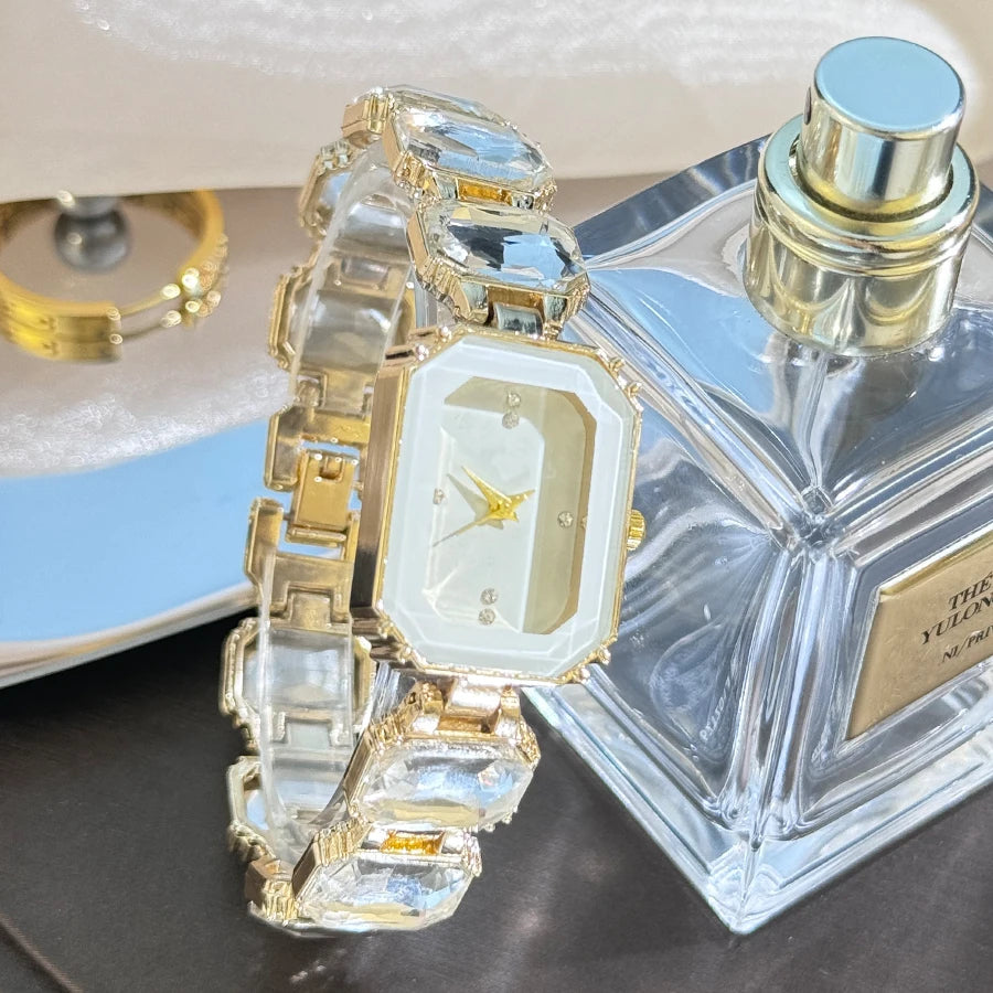 reloj de señora estilo europeo y americano de moda con esfera de diamantes de imitación, caja rectangular de color con cadena de diamantes de imitación, sección grande de mujer