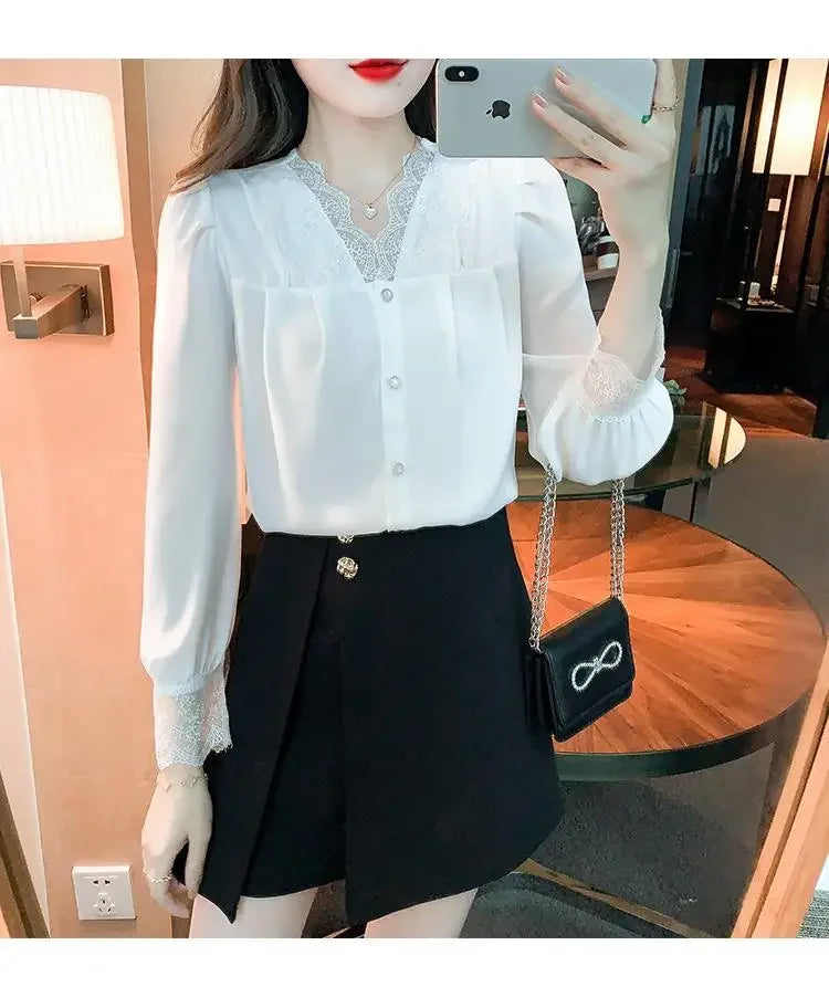 Ropa de Mujer Blusa Blanca de Gasa Primavera Nueva con Cuello en V Detalle de Encaje Diseño Único de Alta Gama Top Femenino para Superponer