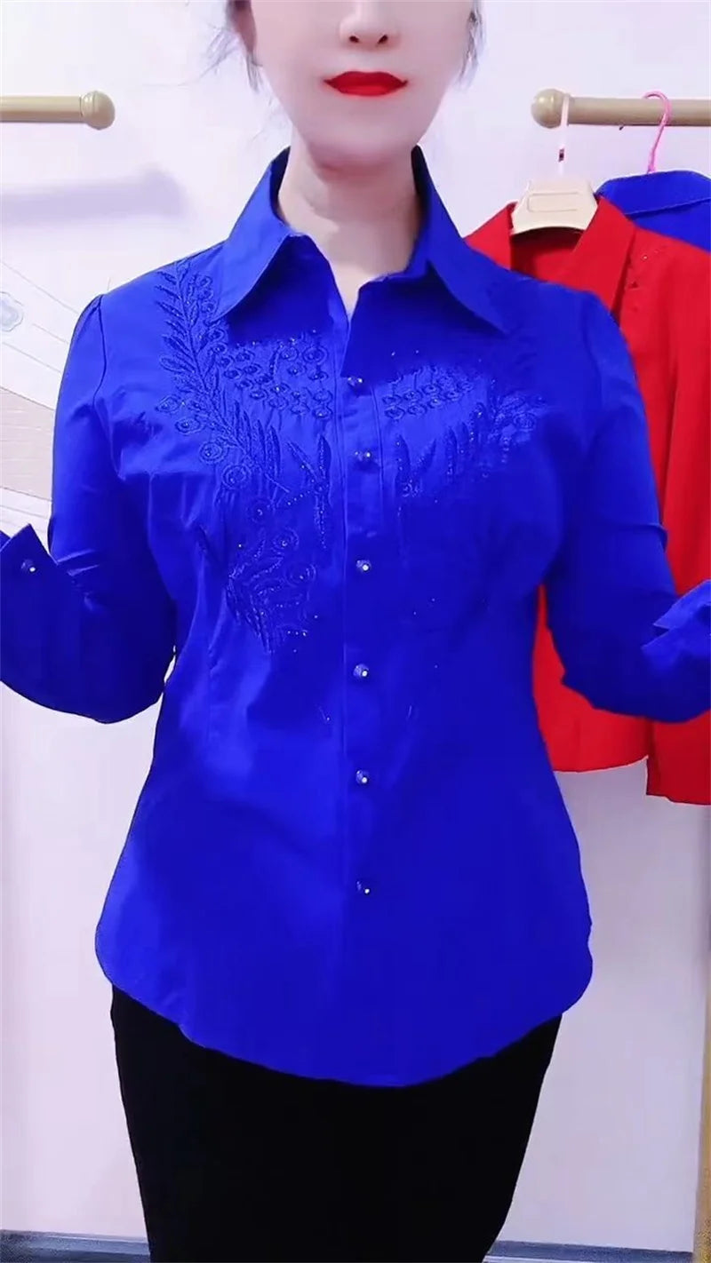 Camisas de moda blancas, rojas y azules para mujer. Blusa camisera de nuevo diseño elegante bordada con pedrería para primavera, otoño y verano.