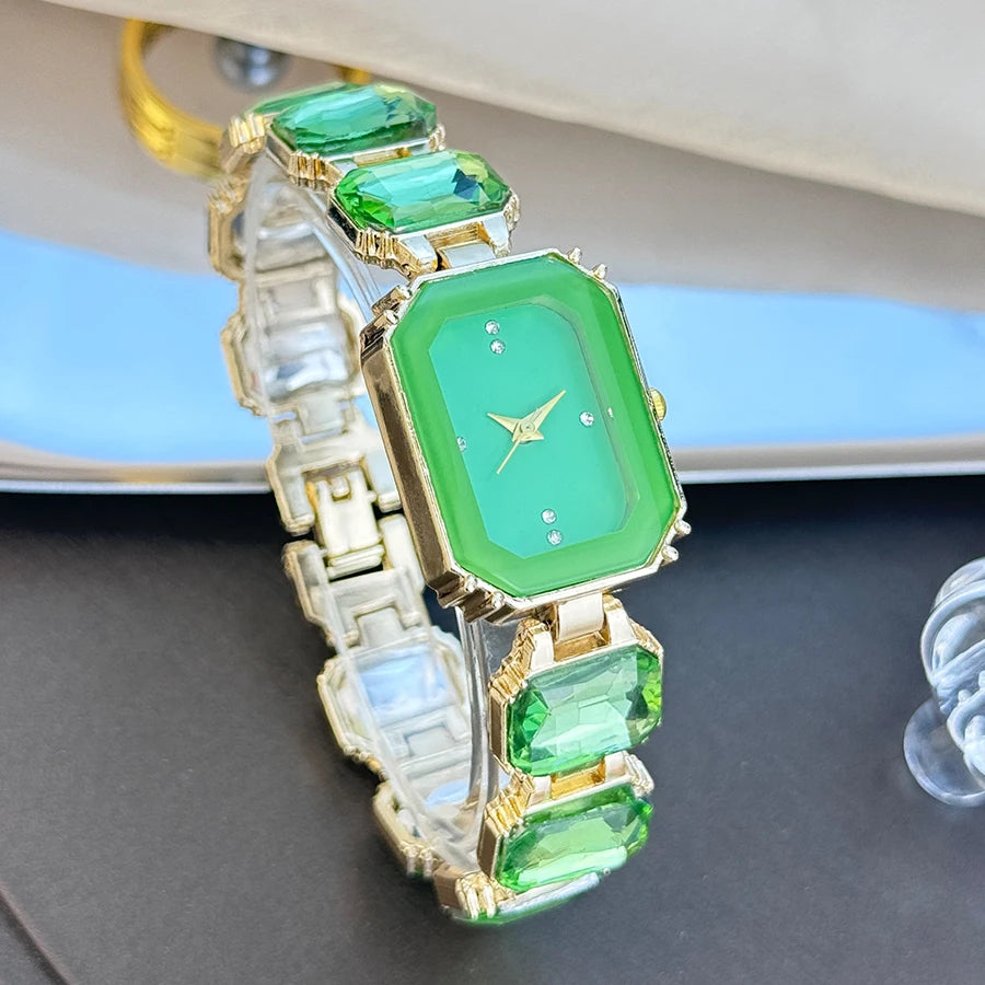 reloj de señora estilo europeo y americano de moda con esfera de diamantes de imitación, caja rectangular de color con cadena de diamantes de imitación, sección grande de mujer