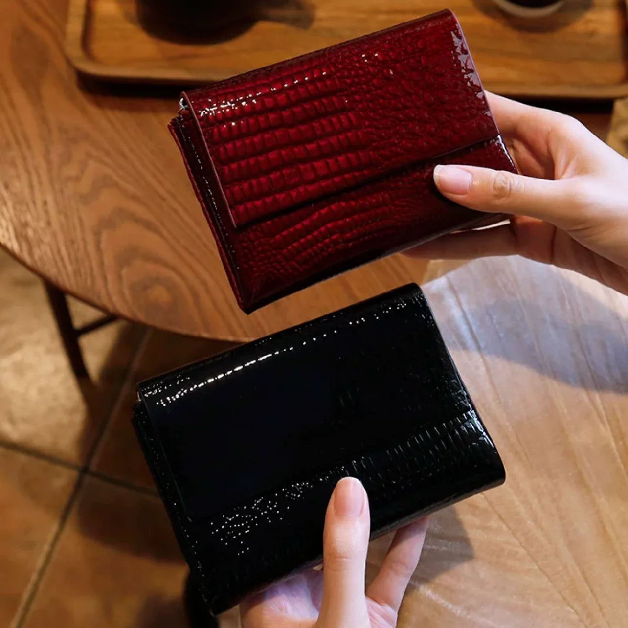 Cartera de lujo para mujer de cuero charol, estilo euro-americano, monedero, cartera de diseñador de piel de vaca con patrón de cocodrilo, compacta y de alta calidad.