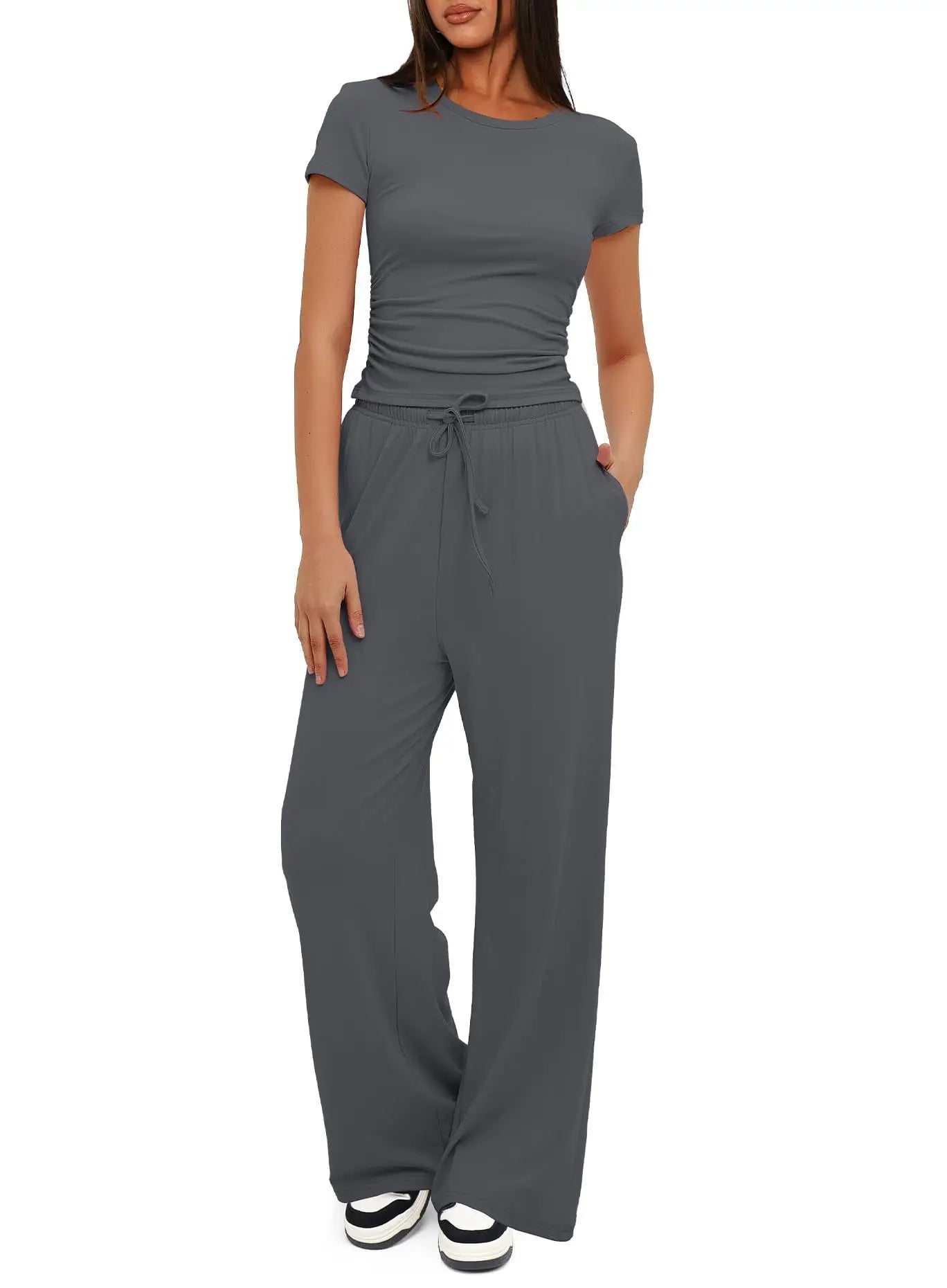 Conjunto de dos piezas de moda para mujer con top plisado de manga corta para comodidad informal y pantalones deportivos de pernera ancha y cintura alta
