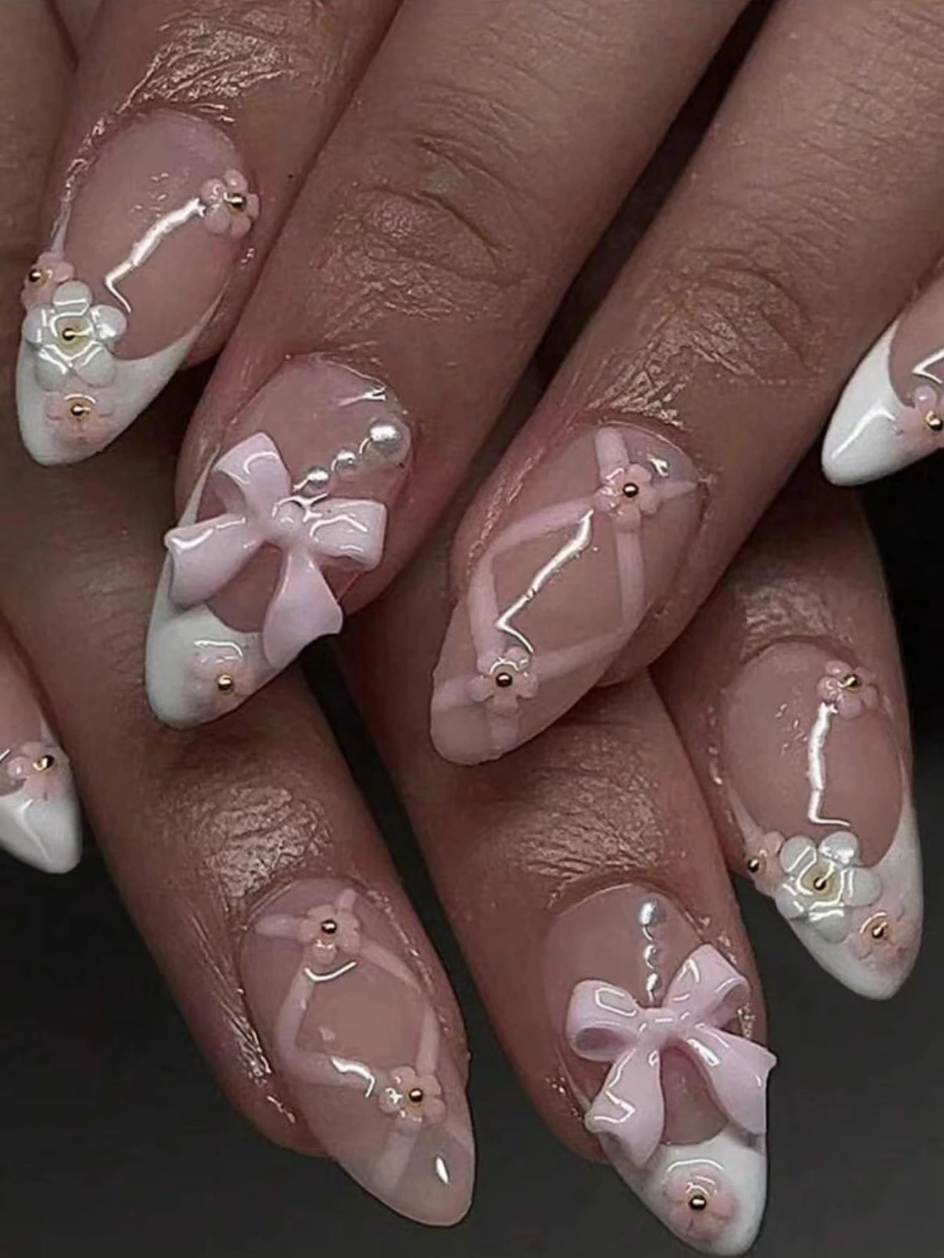 24 uñas postizas tubulares, decoración de lazo tridimensional rosa, patrón de corazones, adorno de diamantes de imitación, ideal para la moda