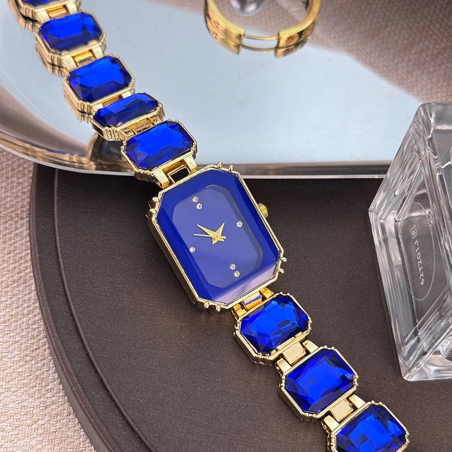 reloj de señora estilo europeo y americano de moda con esfera de diamantes de imitación, caja rectangular de color con cadena de diamantes de imitación, sección grande de mujer