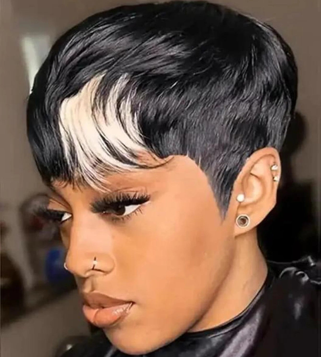 Peluca corta estilo Bob Pixie