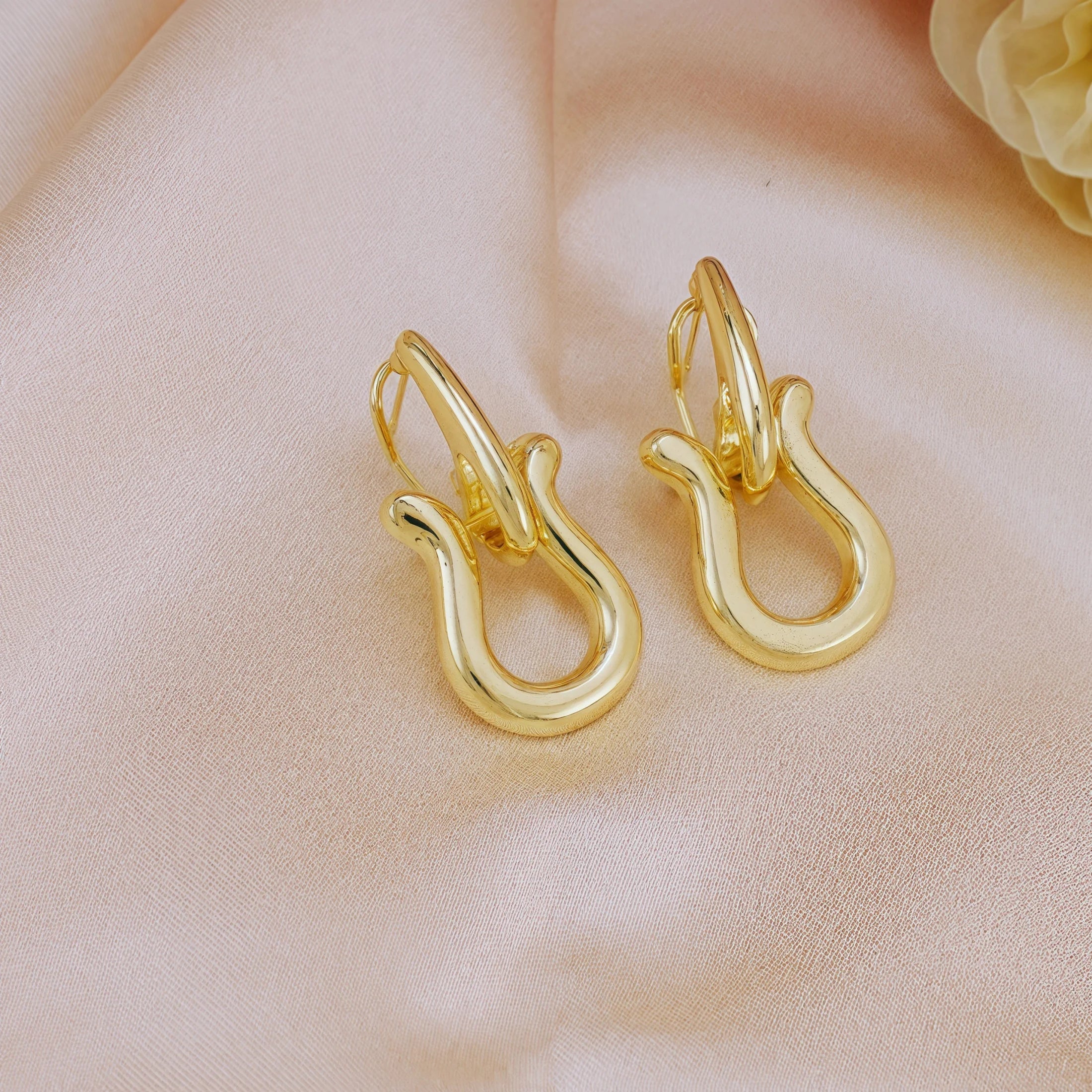 Conjuntos de joyería de moda para mujer, collar, gargantilla, pendientes, pulseras y anillo chapados en oro, conjunto para bodas y fiestas