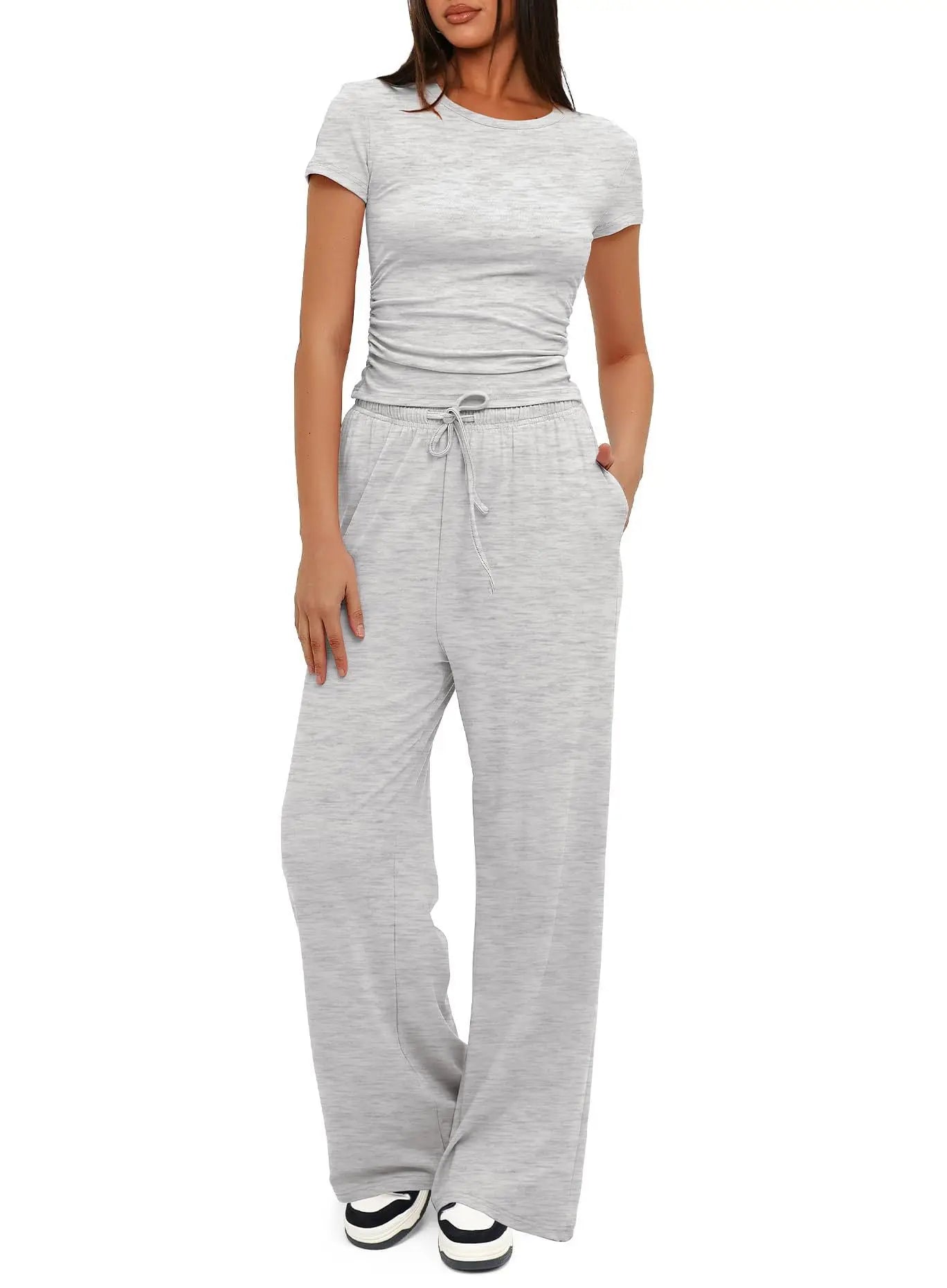 Conjunto de dos piezas de moda para mujer con top plisado de manga corta para comodidad informal y pantalones deportivos de pernera ancha y cintura alta