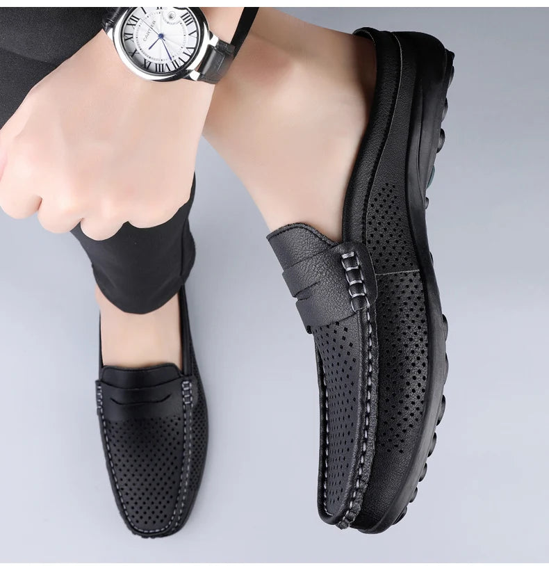 Zapatos de hombre cuatro estaciones nuevos zapatos de cuero de moda ahuecados suela blanda transpirables antideslizantes ligeros de talla grande informales