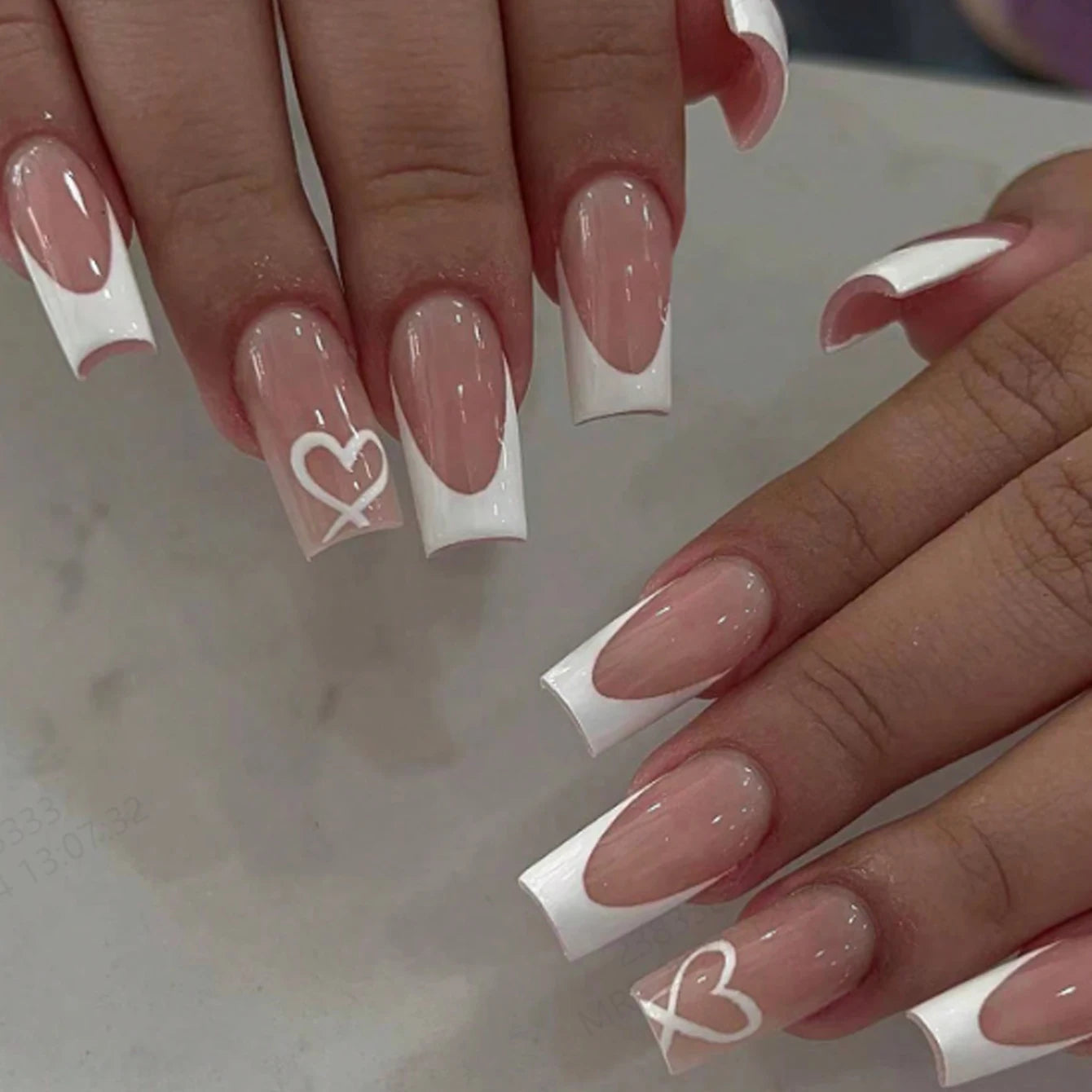 24 uñas postizas tubulares, decoración de lazo tridimensional rosa, patrón de corazones, adorno de diamantes de imitación, ideal para la moda