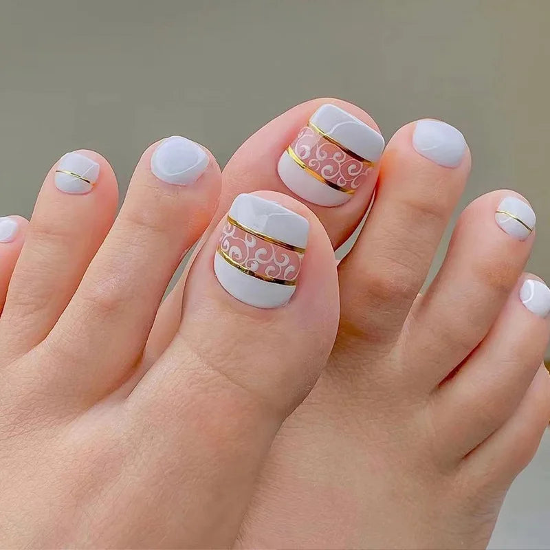 Flores Blancas Uñas Postizas Artificiales Francesas Nude Rosa Uñas Falsas para Pies con Pegamento Uñas Postizas Cortas Planas para Pies al por Mayor