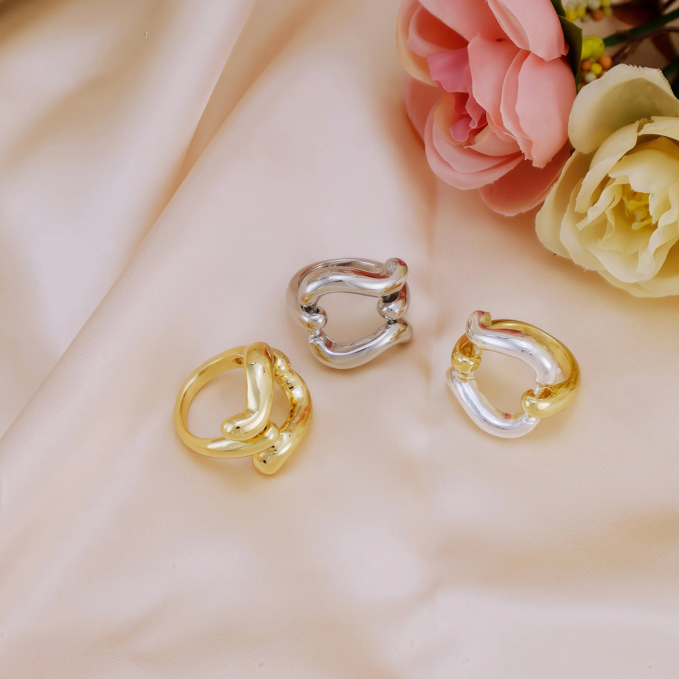 Conjuntos de joyería de moda para mujer, collar, gargantilla, pendientes, pulseras y anillo chapados en oro, conjunto para bodas y fiestas