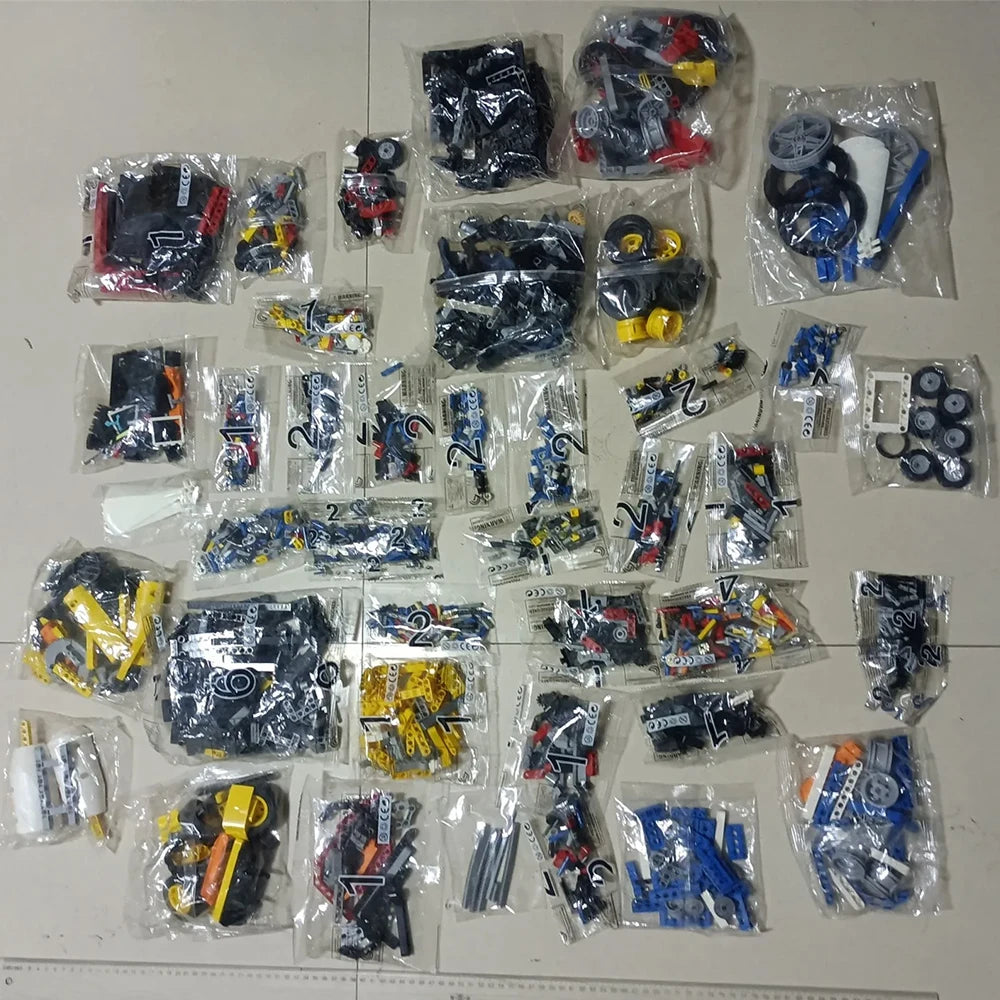 1 kg montering av tekniske klosser, deler, tilbehør, kobling, piggbjelke, teknologideler i flere størrelser, byggeklosser, barneleke