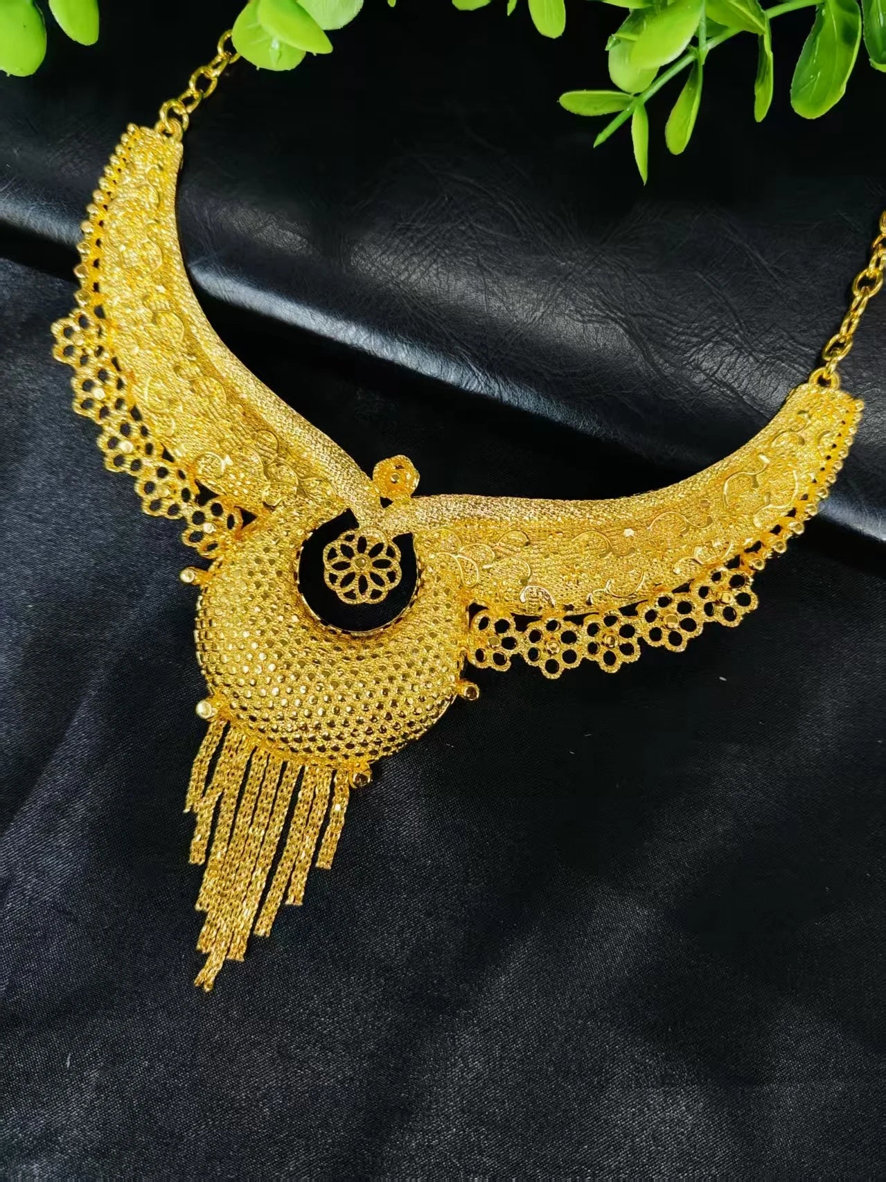 Nuevo conjunto de joyas de Dubái de aleación de 24 quilates para mujer, collar, pendientes, boda india, Tailandia, juego de dos piezas, color dorado, al por mayor
