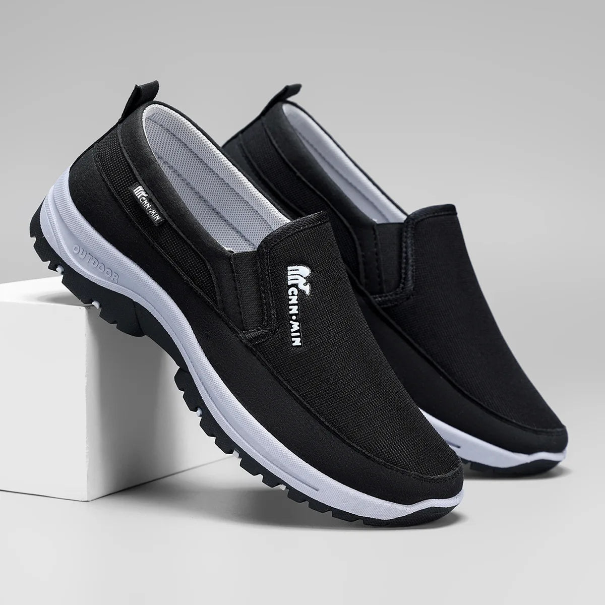 Lightweight Breathable Men’s Sneakers