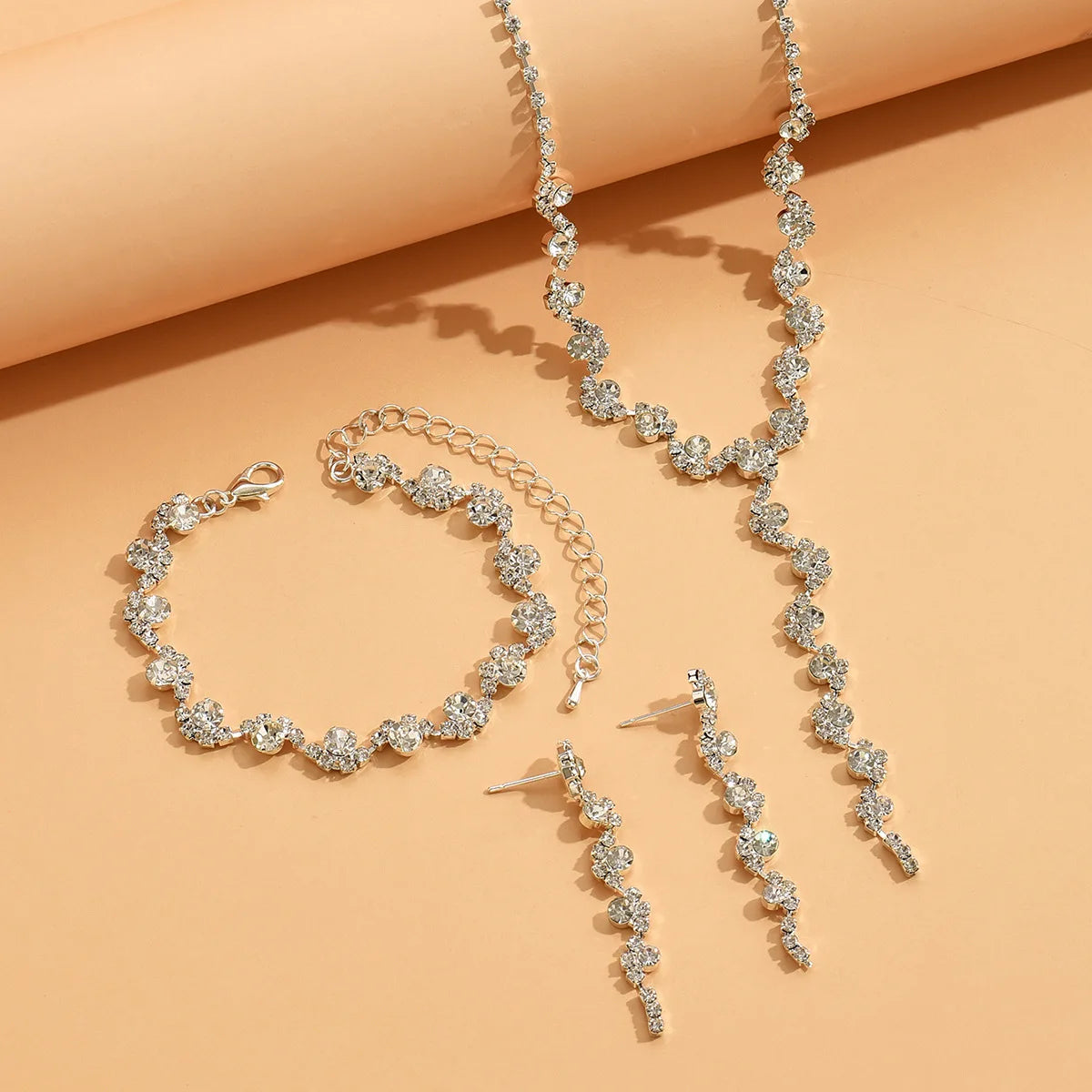 Conjunto de 4 piezas de joyería de moda europea y americana para mujer, collar con diamantes de imitación, pulsera, pendientes, accesorios para vestido de novia