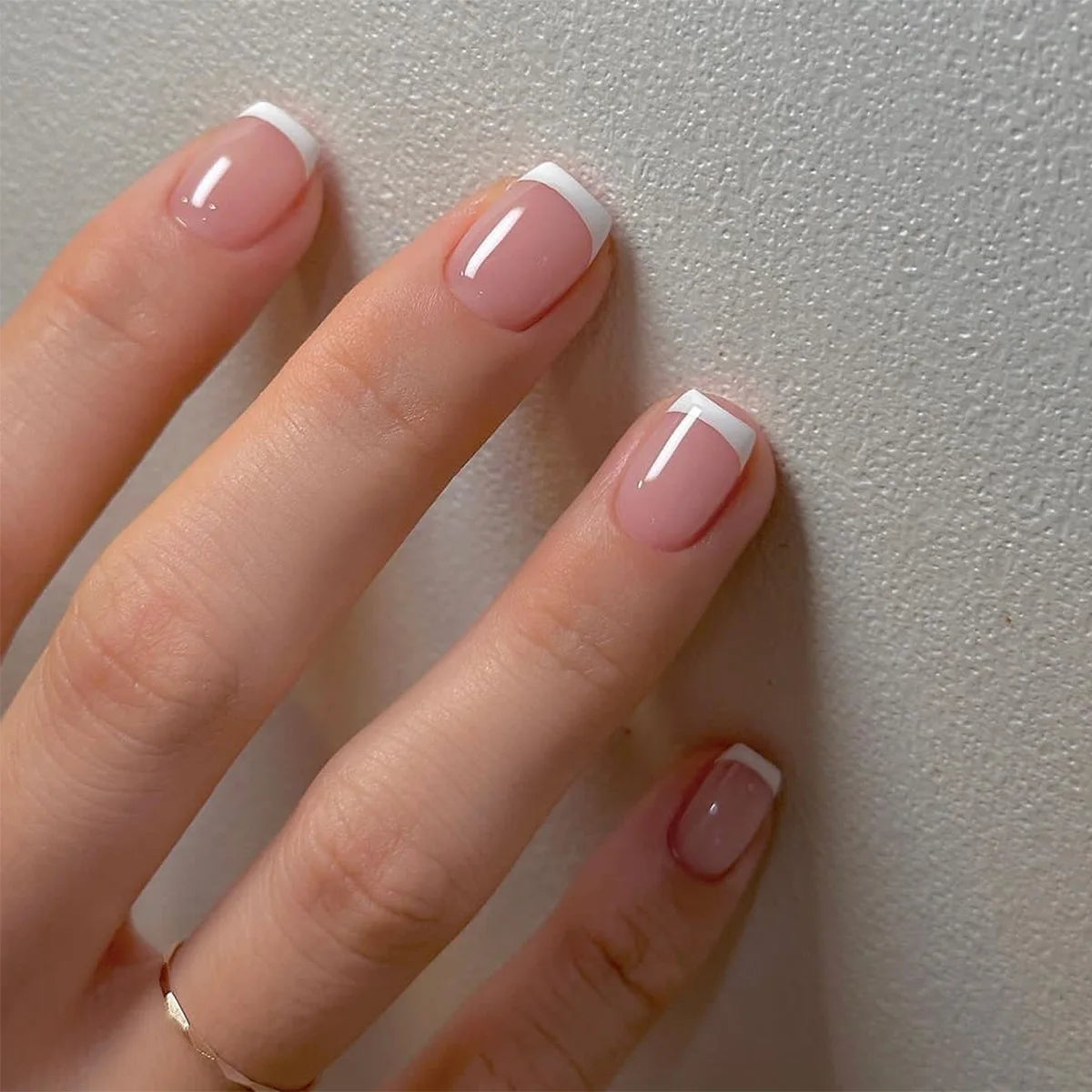 24 Uds uñas postizas de degradado blanco, cortas, cuadradas, bailarina, sencillas, de presión, usables, de color nude, puntas de manicura de cubierta completa