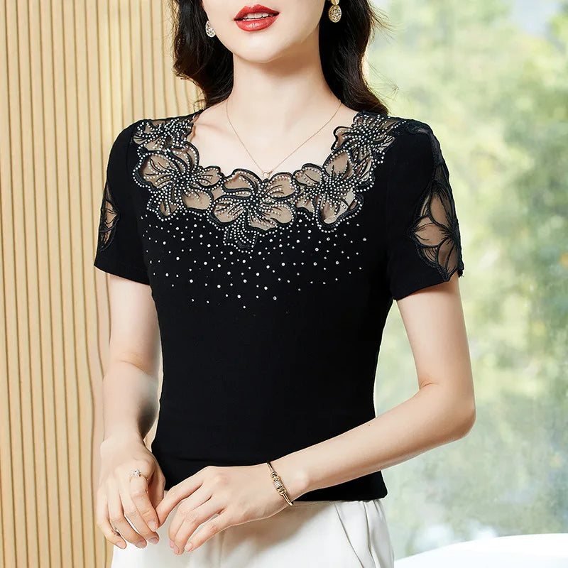 Camiseta calada de encaje de verano – Ajustada y elegante