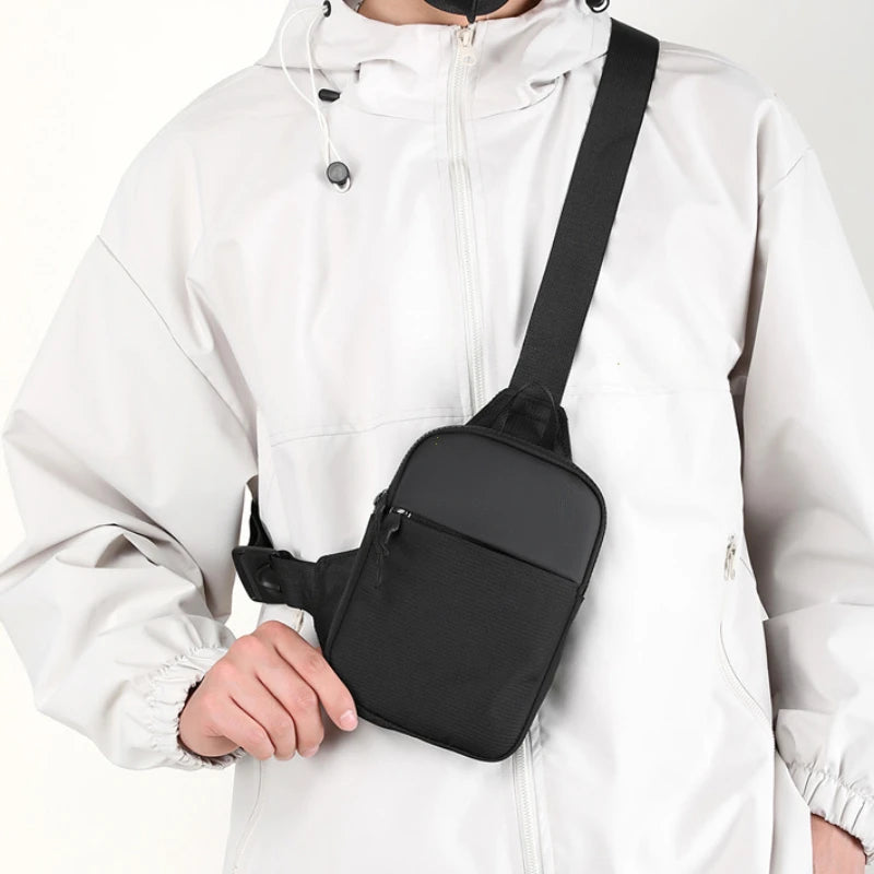 Menās Waterproof Chest Sling