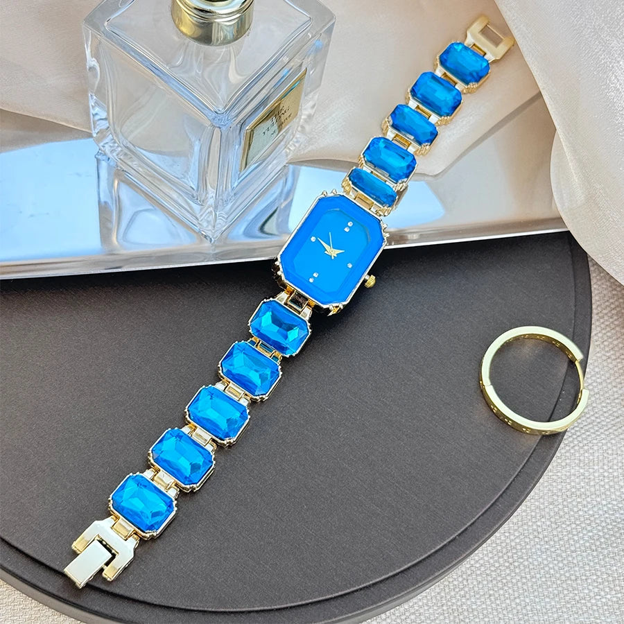 reloj de señora estilo europeo y americano de moda con esfera de diamantes de imitación, caja rectangular de color con cadena de diamantes de imitación, sección grande de mujer