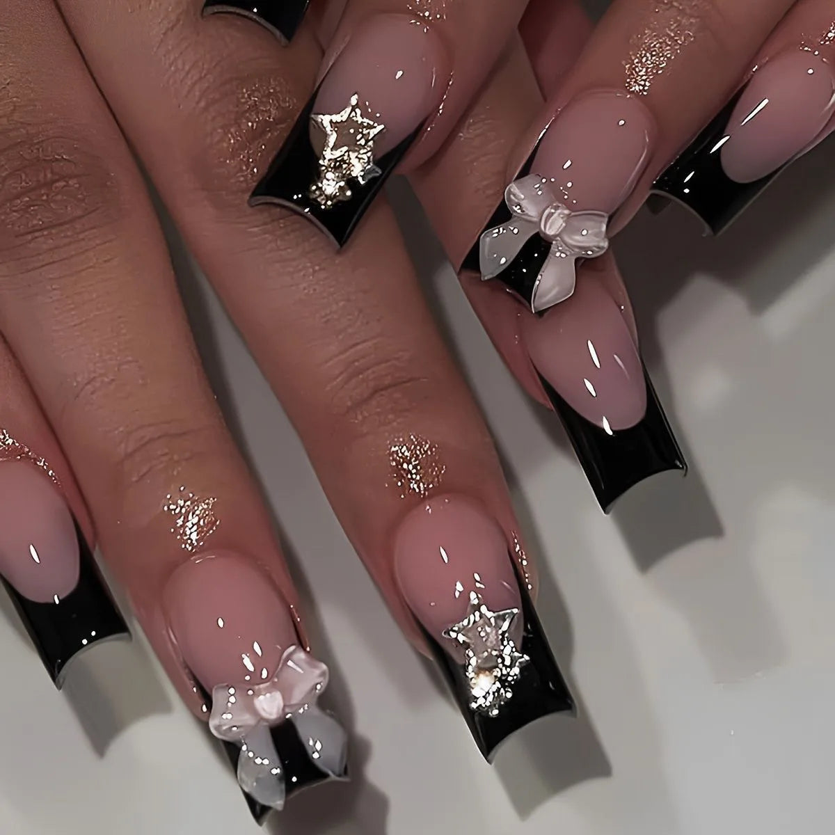 24 Uñas postizas largas a presión, de cobertura completa, con diseño de mariposa francesa, forma de ataúd, purpurina, pequeños diamantes, manicura portátil, puntas de uñas artificiales
