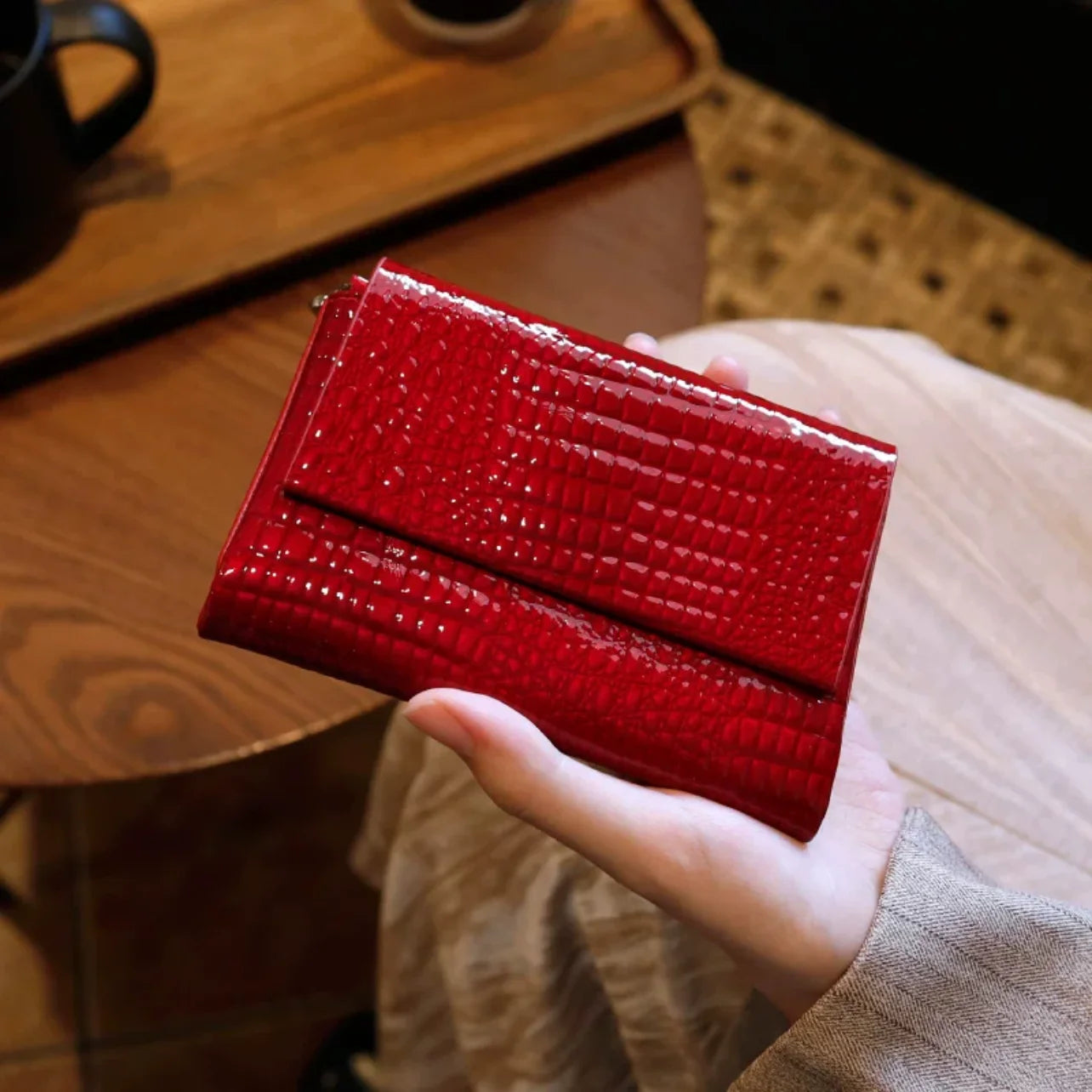 Cartera de lujo para mujer de cuero charol, estilo euro-americano, monedero, cartera de diseñador de piel de vaca con patrón de cocodrilo, compacta y de alta calidad.
