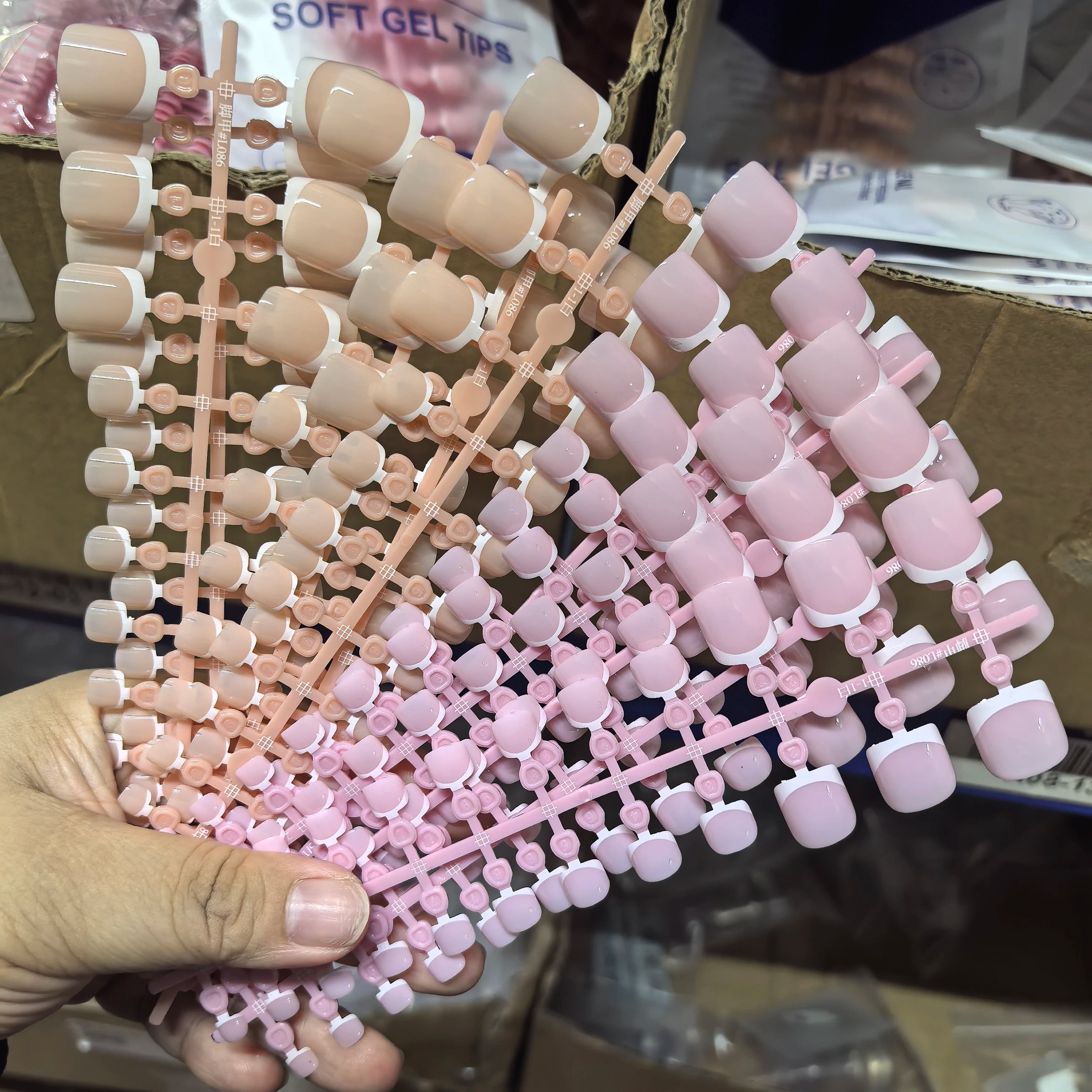 120 uñas postizas francesas para presionar en los pies, uñas postizas cortas cuadradas degradadas en blanco, rosa y nude, puntas de uñas de pie de cobertura completa para bricolaje