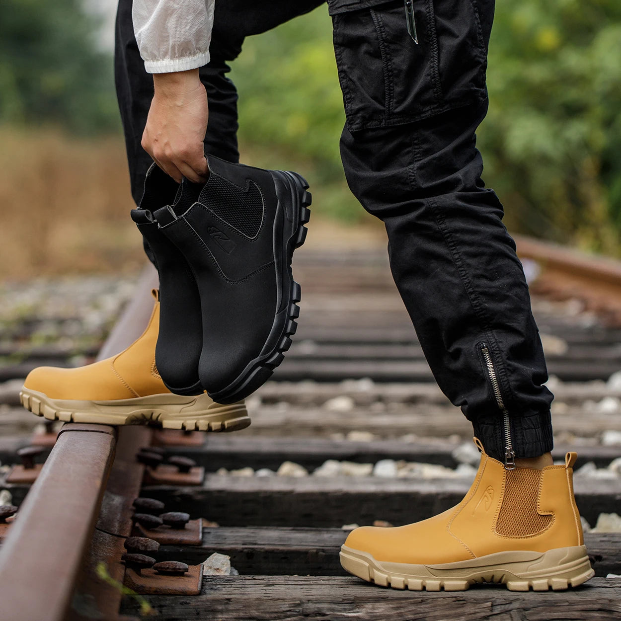 Zapatos de seguridad impermeables para hombre, botas de cuero con punta de acero, calzado masculino, botas de trabajo de construcción indestructibles, color marrón