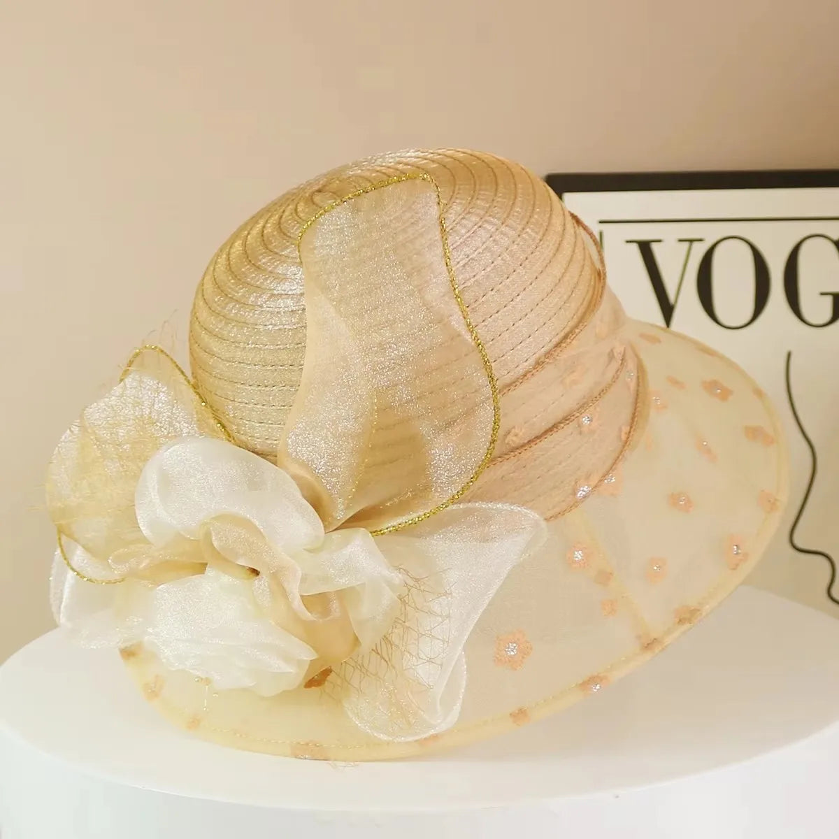 Sombrero de moda para mujer, elegante, de organza, con flor, ala ancha, para el sol, estilo retro, accesorio para fiesta o banquete, plegable para la playa