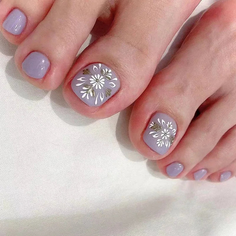 Flores Blancas Uñas Postizas Artificiales Francesas Nude Rosa Uñas Falsas para Pies con Pegamento Uñas Postizas Cortas Planas para Pies al por Mayor
