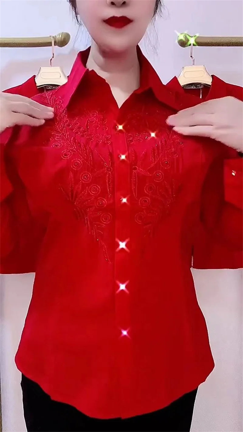 Camisas de moda blancas, rojas y azules para mujer. Blusa camisera de nuevo diseño elegante bordada con pedrería para primavera, otoño y verano.