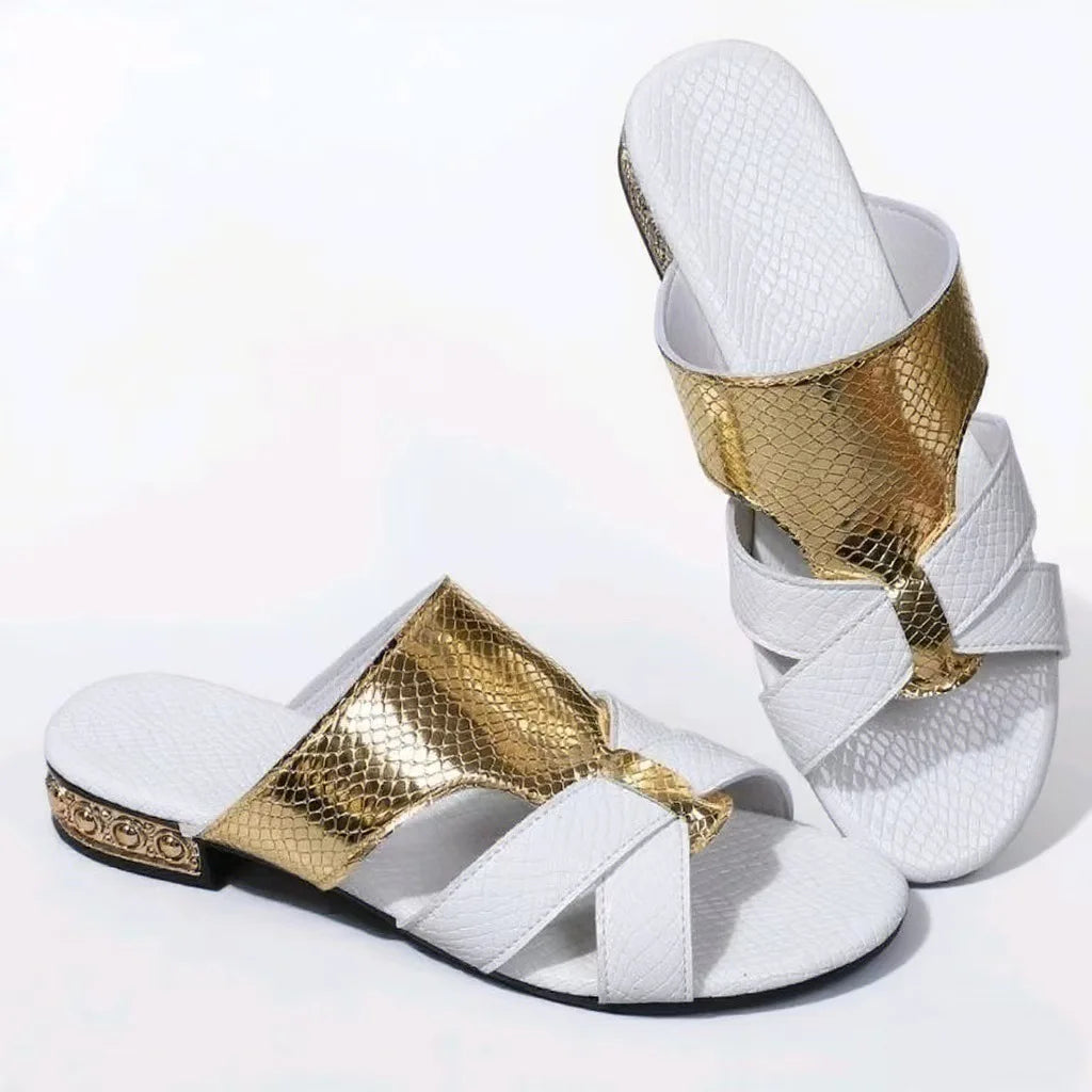 Zapatillas para mujer Sandalias casuales nuevas Zapatillas de cuero suave para exteriores Zapatillas de suela gruesa con pendiente Zapatos de paja tejidos Sandalias de lujo para mujer