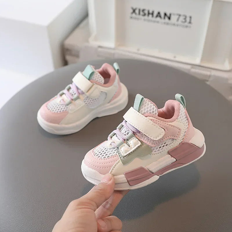 Barnesko Nye guttesko med myk såle og sklisikre sko for 1-3 år Komfortable sandaler for gutter Babysko Barnesneakers