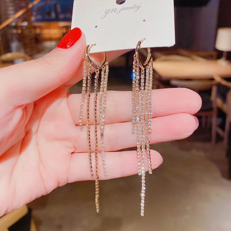 Nuevos exquisitos pendientes de circonita de colores en forma de corazón para mujer, pendientes de esmalte blanco a la moda con temperamento amoroso, joyería de boda